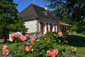 Bagnoles Outside House4_20140614